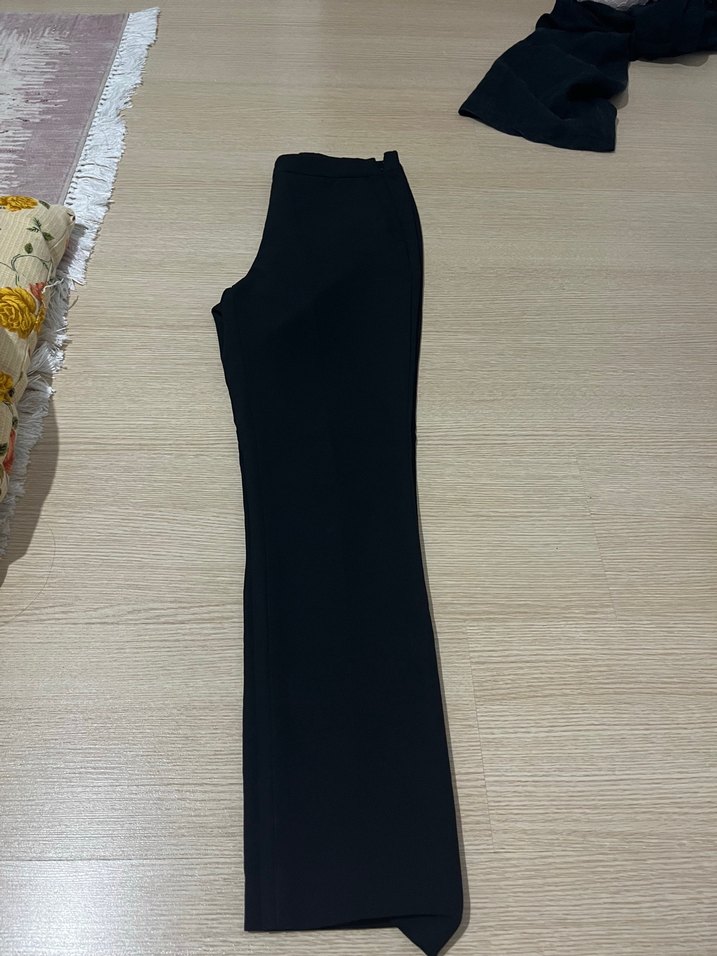 Kadın Siyah Normal Kesim Kumaş Pantolon - Görsel 2