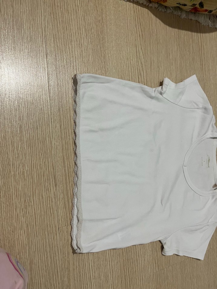 beyaz v yaka crop - Görsel 3