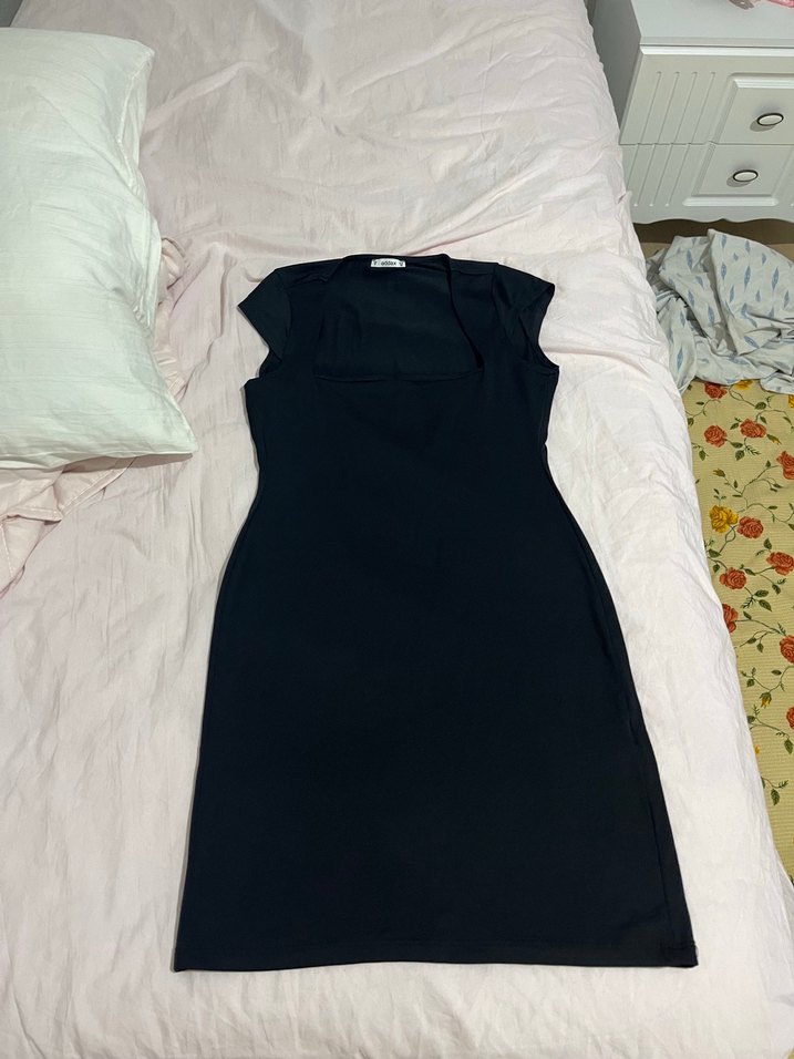 Siyah Yüksek Yakalı Midi Elbise - Görsel 2