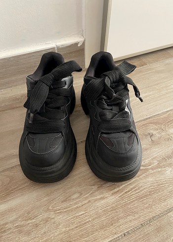 Bershka kalın tabanlı ayakkabı - Görsel 3