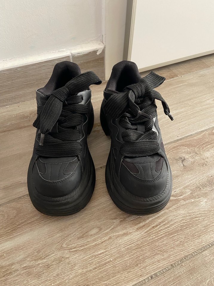 Bershka kalın tabanlı ayakkabı - Görsel 3