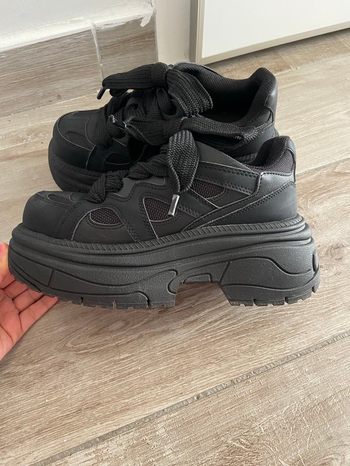 Bershka kalın tabanlı ayakkabı - Görsel 2