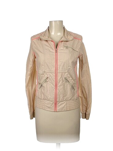 Mango Spor Dış Giyim %70 İndirimli.