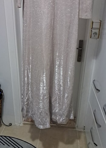 Uzun Kollu V Yakalı Bej Kadın Abiye Elbise - Görsel 2