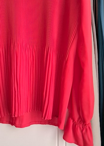 Kırmızı Pileli Yüksek Yakalı Kadın Bluz - Görsel 5