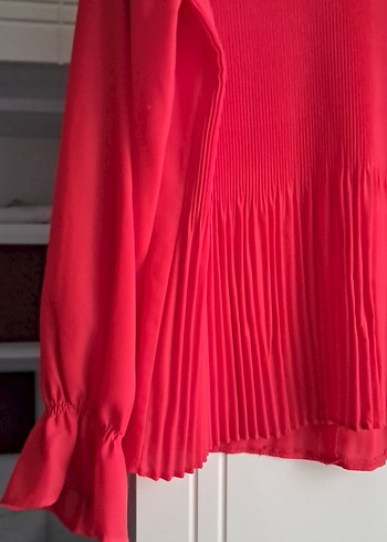 Kırmızı Pileli Yüksek Yakalı Kadın Bluz - Görsel 2