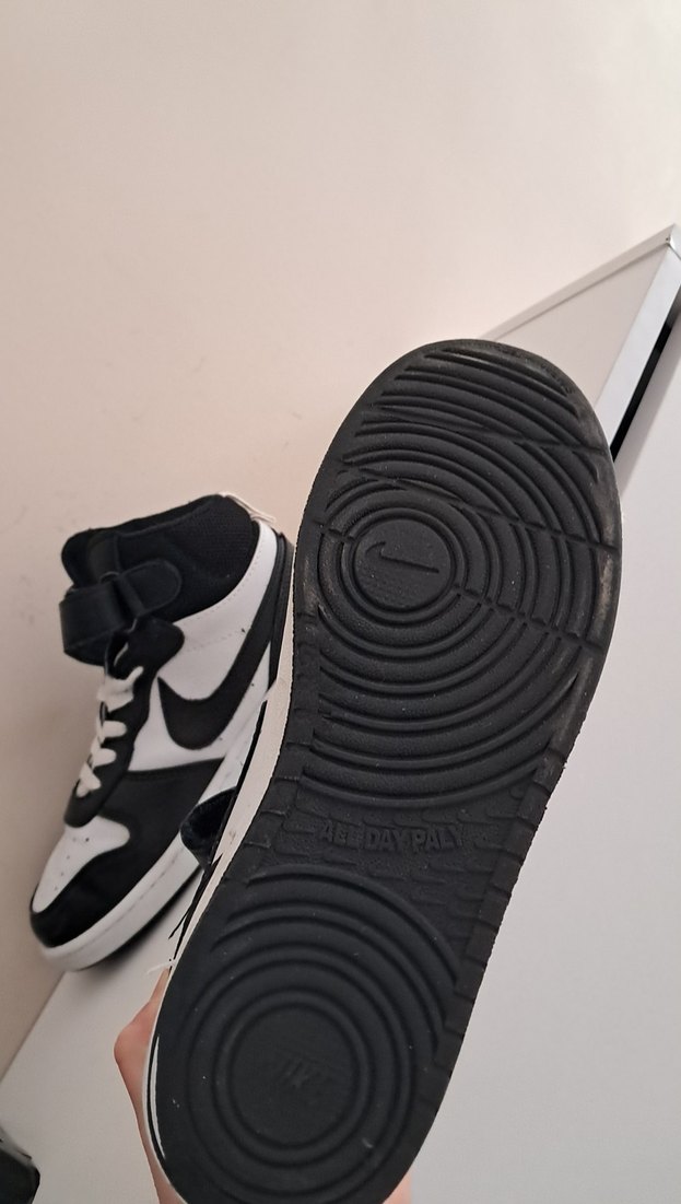 Erkek Çocuk Siyah Beyaz Nike Spor Ayakkabı - Görsel 3