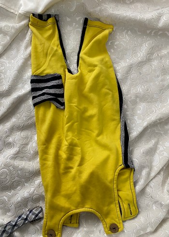 Sarı Baskılı Bebek Önlüğü - Görsel 2