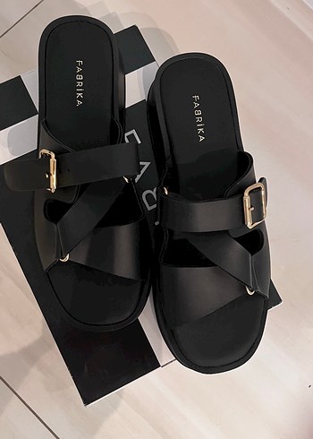 39 Beden Fabrika Tokalı Platform Terlik