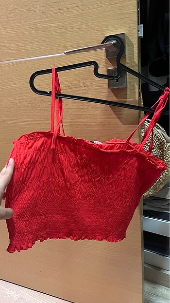H&M H&M kırmızı askılı