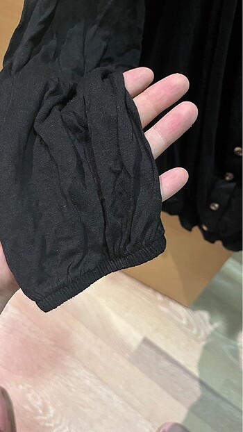 l Beden H&M siyah omzu açık bluz