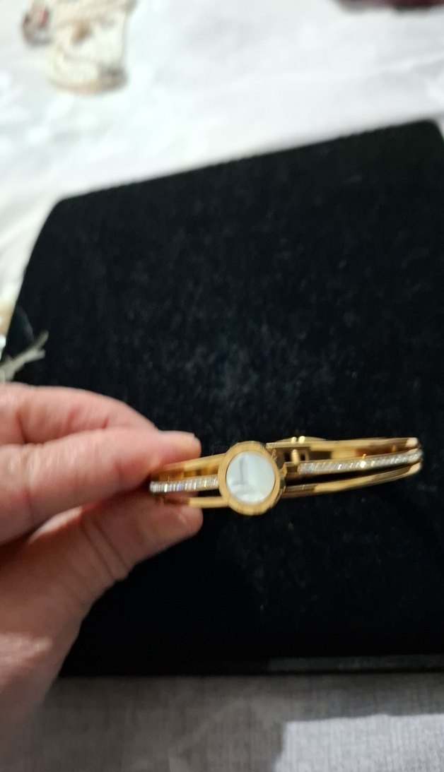 Altın Renkli Minimalist Kadın Bileklik - Görsel 2