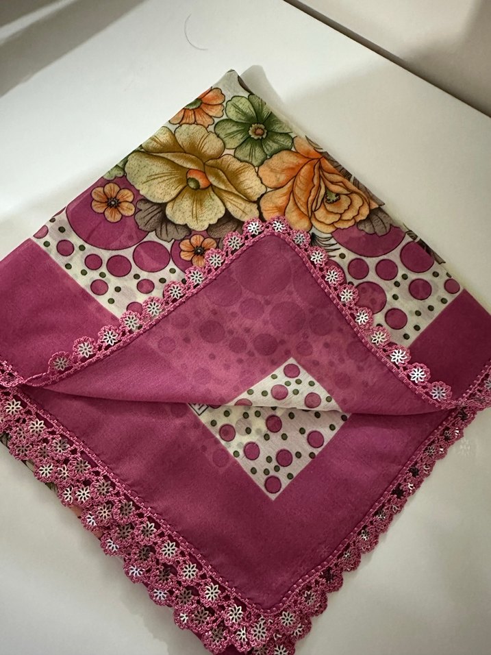 Dantel Kenarlı Parlak Mavi Kadın tülbent el işi çeyizlik - Görsel 2