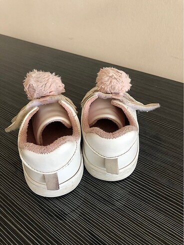 22 Beden beyaz Renk H&M kız bebek sneakar