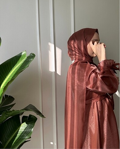Zara Kevser Bahadır marka elbise ve şalı