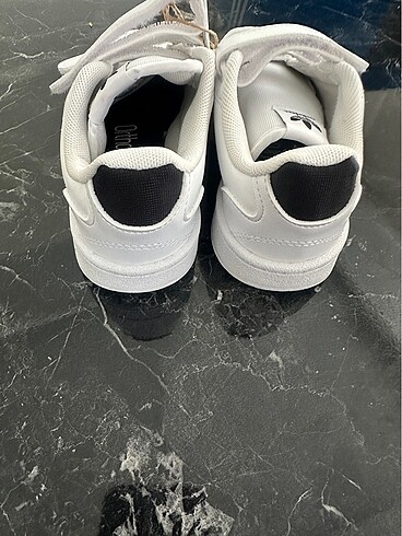 29 Beden beyaz Renk Adidas orjınal ayakkabı