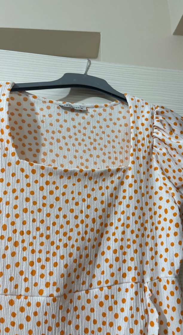 Puantiyeli V Yaka Midi Elbise - Görsel 3