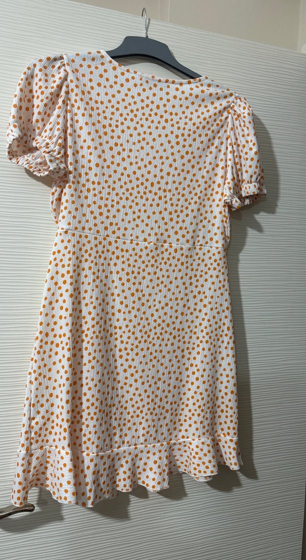 Puantiyeli V Yaka Midi Elbise - Görsel 4