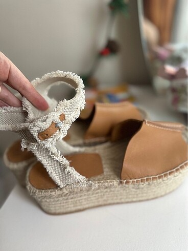 Zara Zara hasır platform sandalet