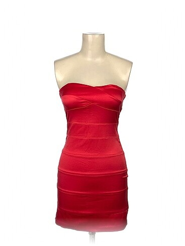 PreLoved Kısa Elbise %70 İndirimli.