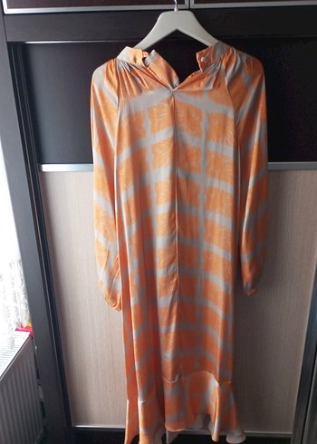 Turuncu Gri Batik Desenli Uzun Kadın Elbise - Görsel 3