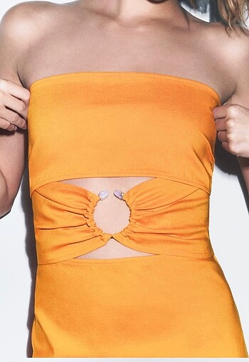 Zara Zara yırtmaçlı cut out straplez elbise