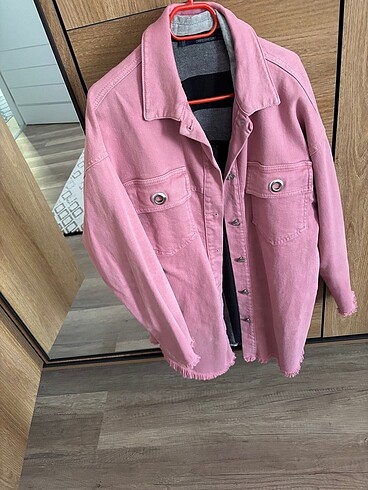 Pembe kot mont