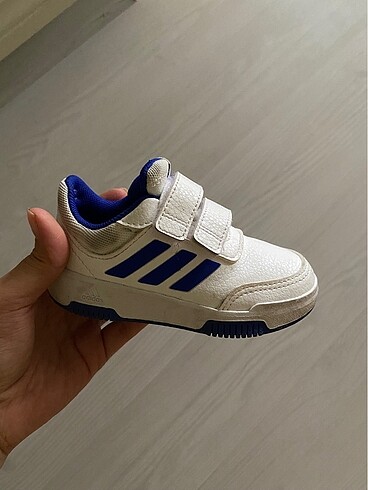 23 Beden beyaz Renk Adidas spor ayakkabı