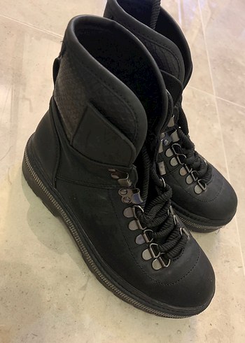 KADIN BOT - Görsel 2