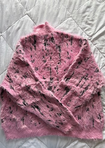 Zara Pembe Batik Desenli Tüylü Kazak