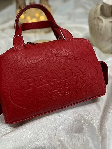 Prada çanta