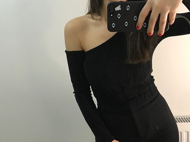 s Beden Siyah simli desenli crop üst bluz