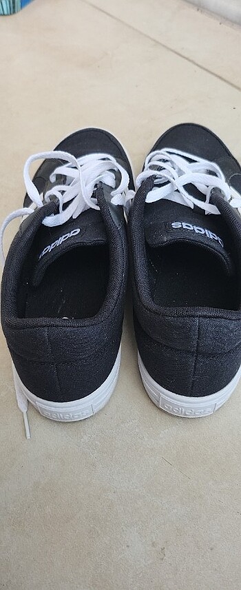 45 Beden Adidas spor ayakkabı orijinal