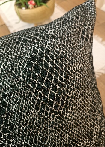 Gri Yılan Desenli Modern Dekoratif Yastık - Görsel 3