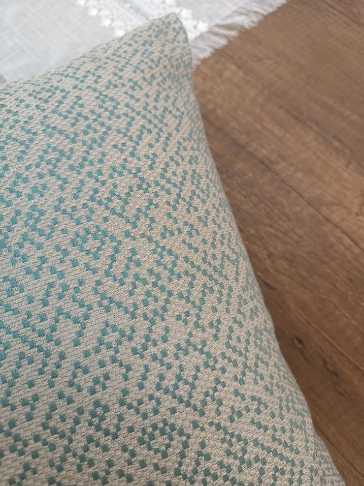 Turkuaz Nakışlı Modern Dekoratif Yastık - Görsel 5