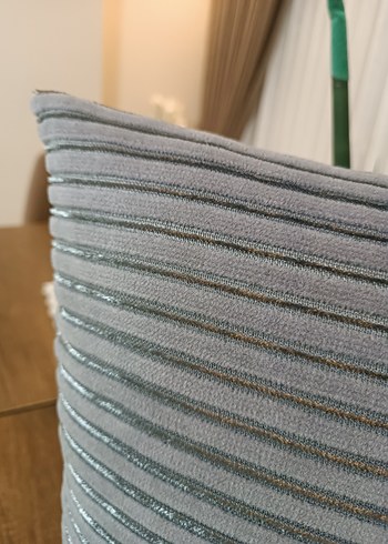 Gri Modern Çizgili Kırlent - Görsel 3