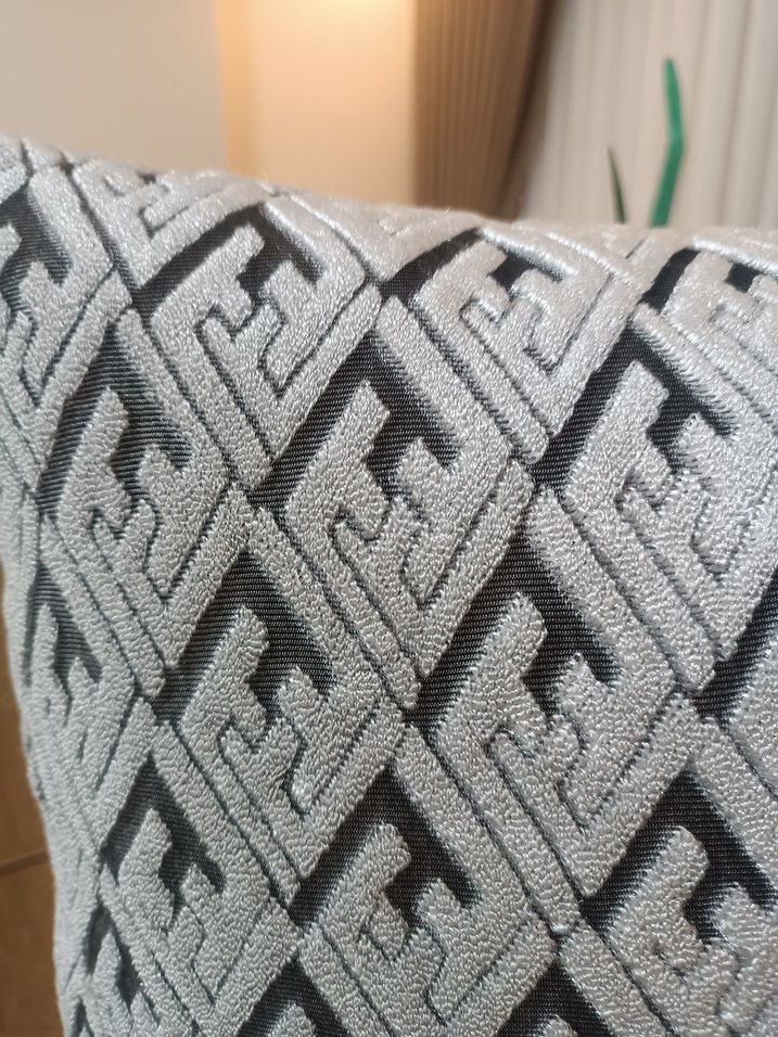 Gri Nakışlı Modern Klasik Dekoratif kırlent - Görsel 4