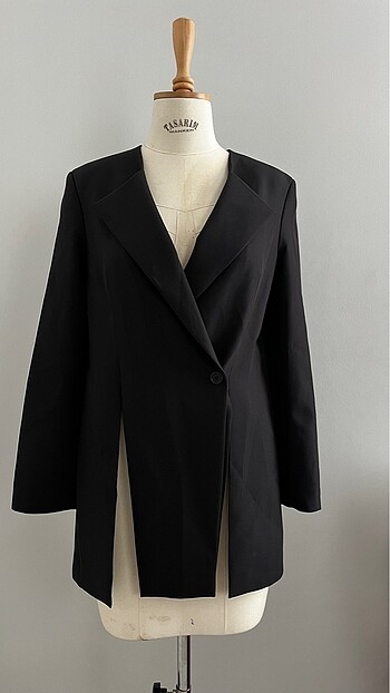 Yırtmaçlı Blazer Ceket