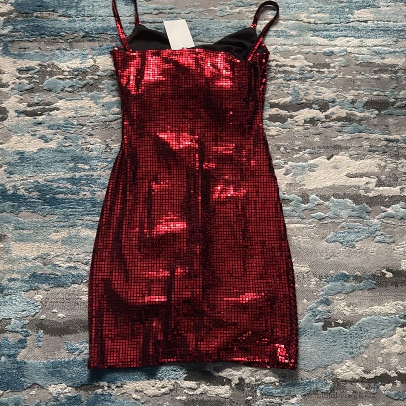 Kırmızı Parlak Pul Detaylı Mini Elbise - Görsel 4