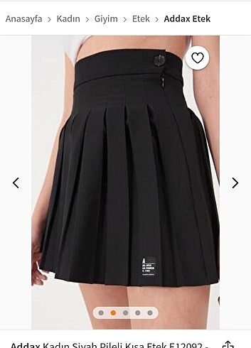 Siyah pileli mini etek 