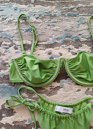 s Beden Mango balenli yeşil bikini takımı