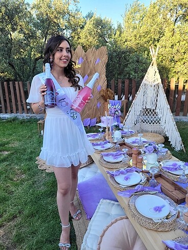 Beyaz kısa bride elbisesi