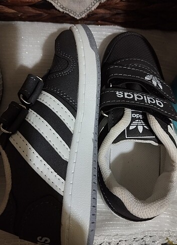 Adidas Ucuz 29 numara Sıfır ayakkabı.