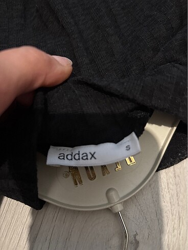 Addax pencere detaylı boğazlı crop