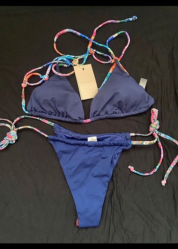 Bohem Tarzda Bağcıklı Lacivert Bikini