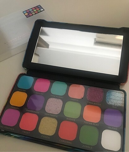 Beden Renk Revolution Forever Flawless Aynalı Far Paleti