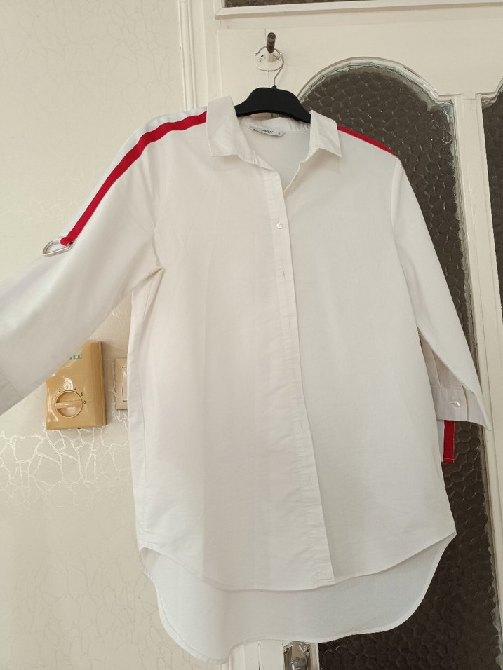 Beyaz gömlek - Görsel 2