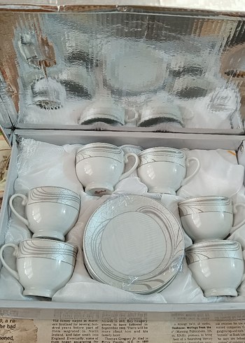 Gri Desenli Beyaz Porselen Fincan Takımı - Görsel 3