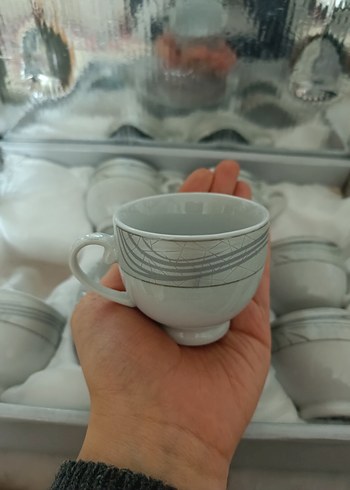 Gri Desenli Beyaz Porselen Fincan Takımı - Görsel 4