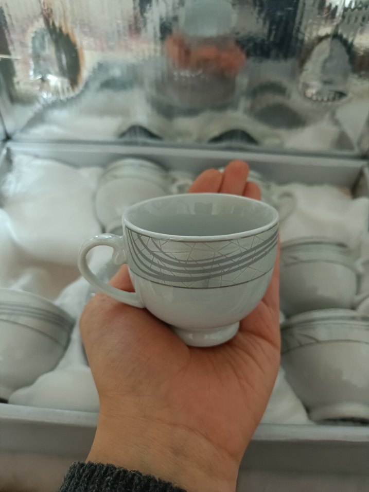 Gri Desenli Beyaz Porselen Fincan Takımı - Görsel 4